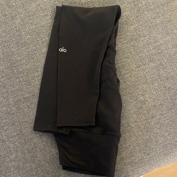 ALO Yoga Black High-Waist Leggings - Picture 2 of 2